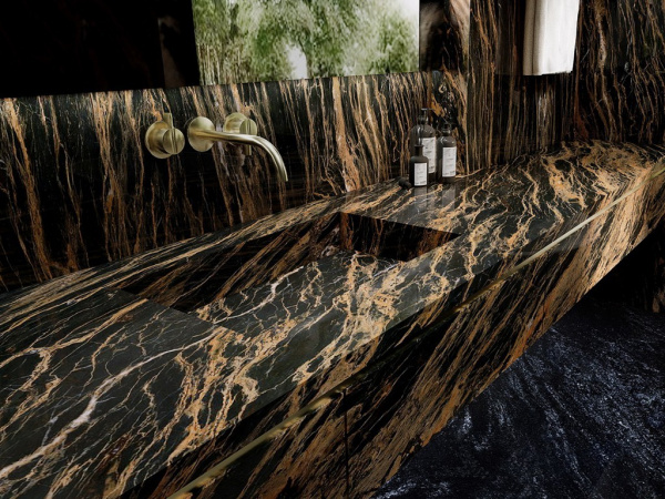 Керамогранит Persian Portoro Polished (6 мм) (MN727CP261206) 120x260 от Moreroom (Китай)