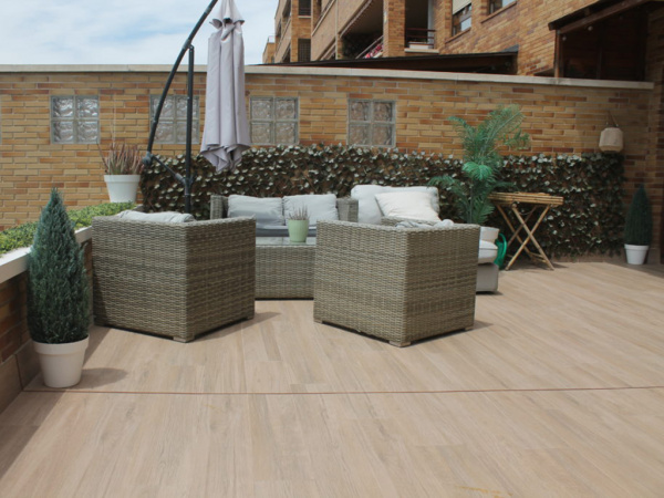 Керамогранит Ordesa Anti-Slip Marron 15x60 от Gres de Aragon (Испания)